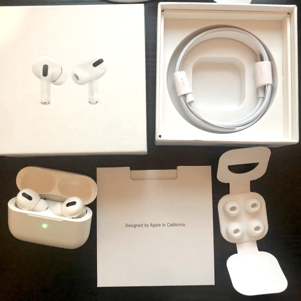 Apple AirPods Pro and wireless Charging Case